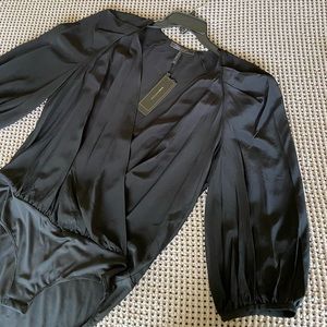 NWT BCBG Maxazria 💯% silk blouse/body